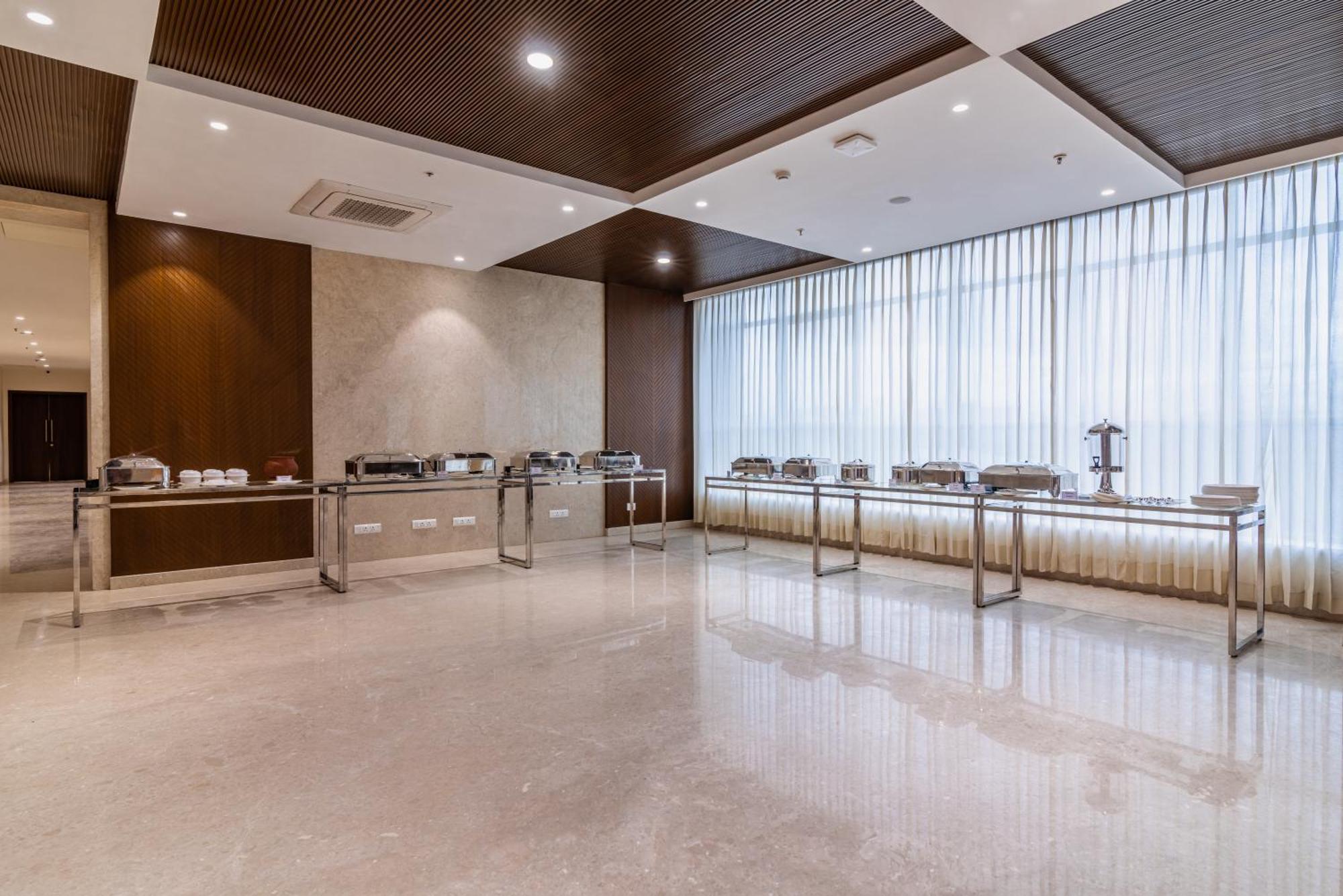 Royal Embassy Hotel เอโรด ภายนอก รูปภาพ
