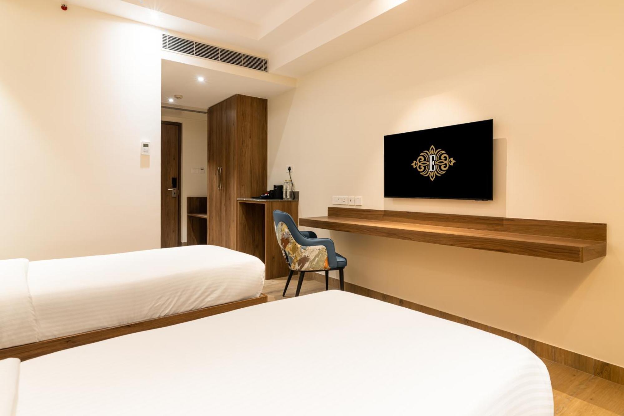 Royal Embassy Hotel เอโรด ภายนอก รูปภาพ