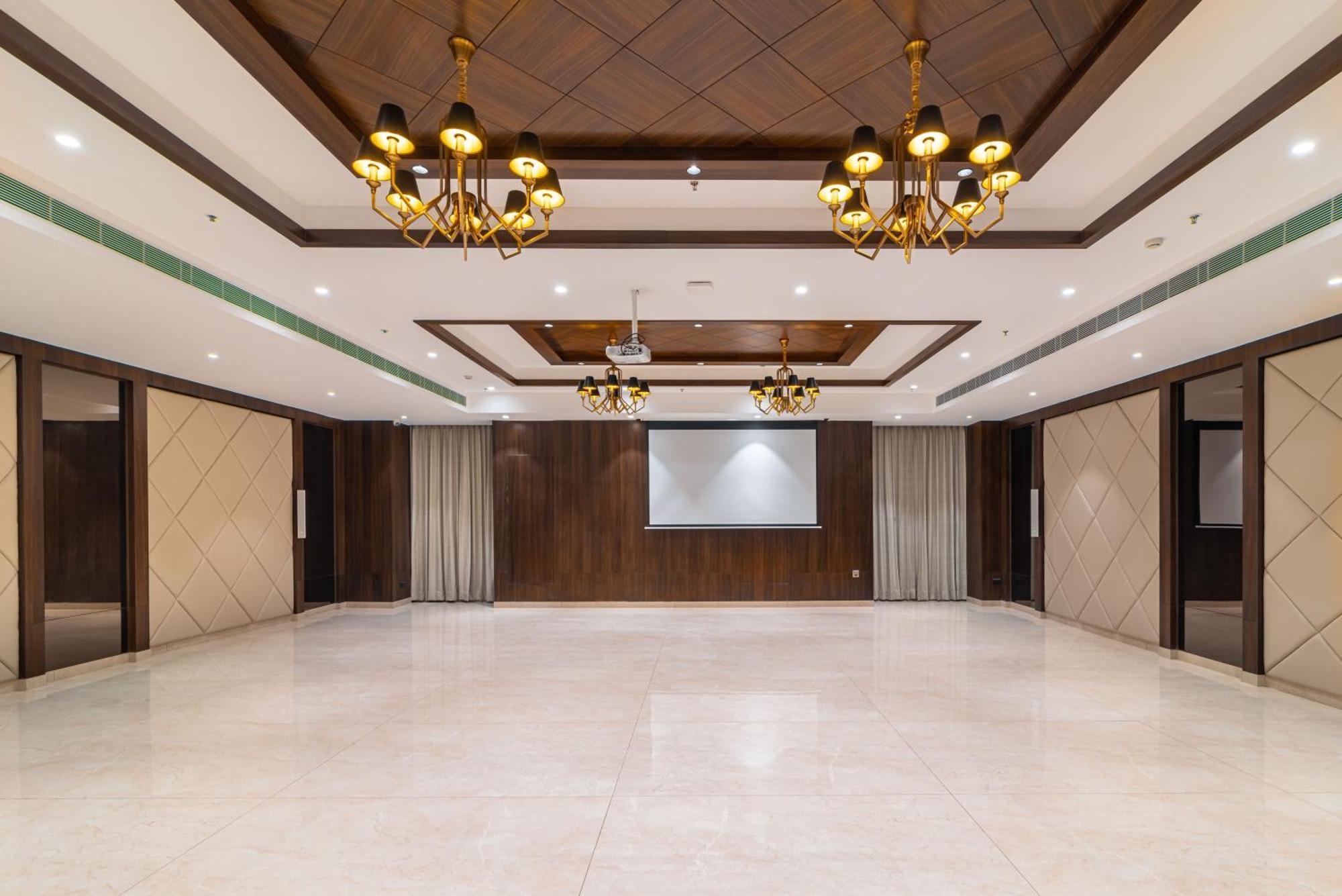 Royal Embassy Hotel เอโรด ภายนอก รูปภาพ